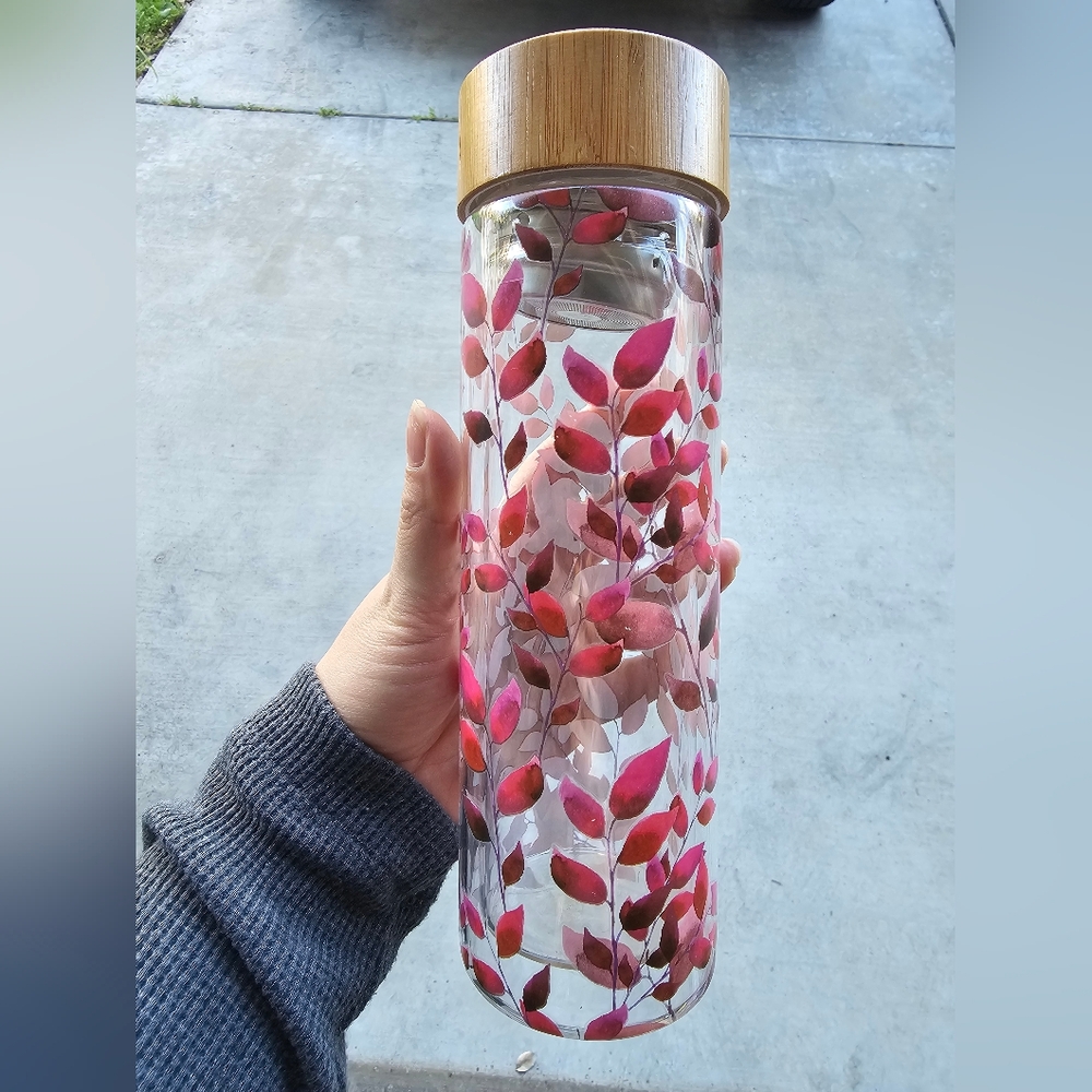 Apana Bamboo Lid Glass Water Bottle with Pink Leaf Pattern Tea Infuser